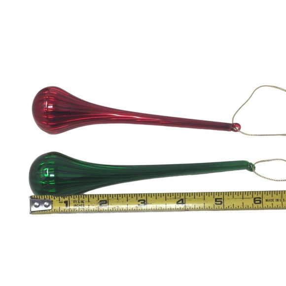 Pair of Blown Art Glass Christmas Ornaments - Long Teardrop  Shape Red and Green - Picture 4 of 4